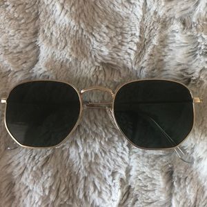 NEVER WORN hexagon Sojos sunglasses